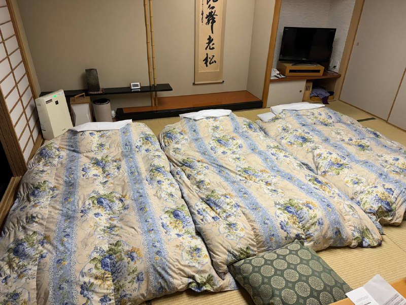 工作人员20点来铺被子