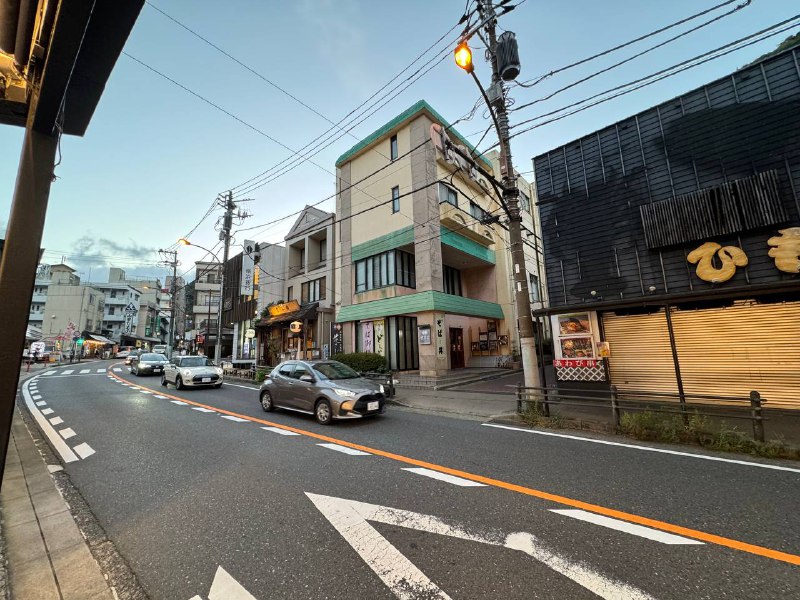 5:30本想车站街上找晚饭吃，结果基本都关门了5:30本想车站街上找晚饭吃，结果基本都关门了