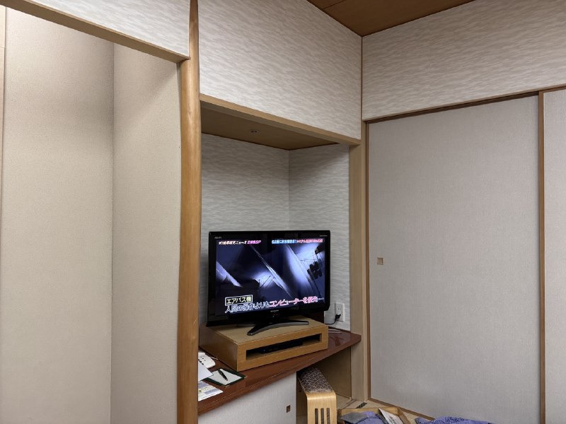 就八个台，今晚没动画看了