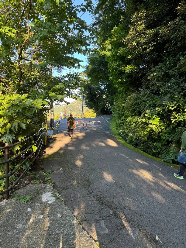 傍晚了，回房间歇会儿傍晚了，回房间歇会儿